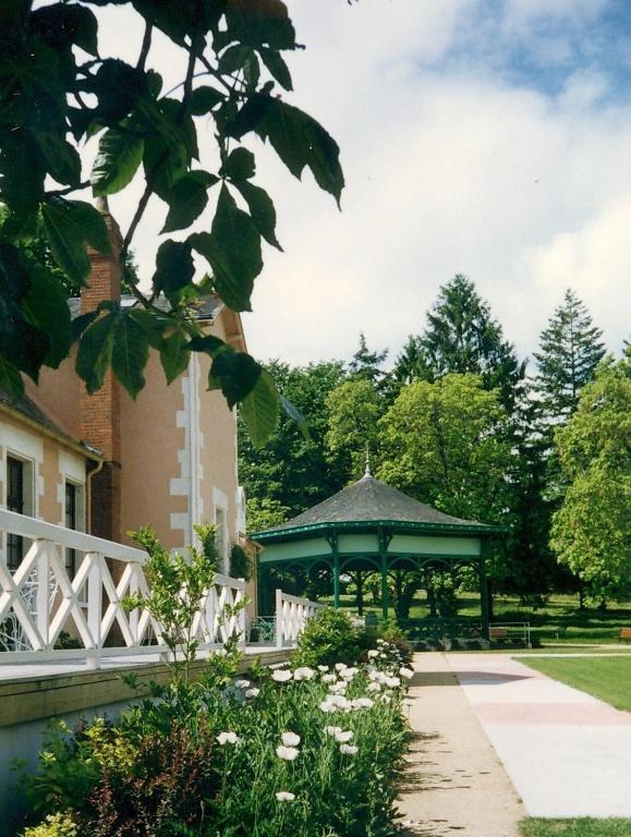 Logis Hotel Saint-Roch Pleumartin Exteriér fotografie