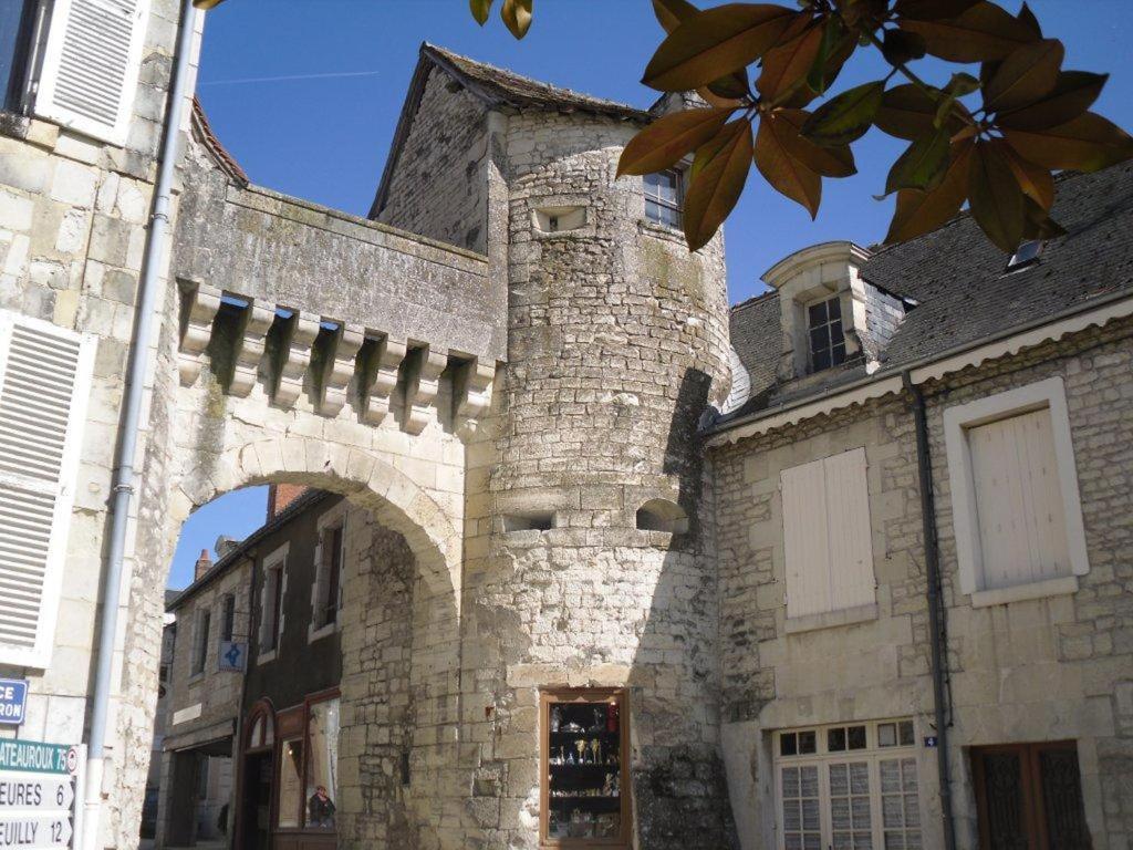 Logis Hotel Saint-Roch Pleumartin Exteriér fotografie