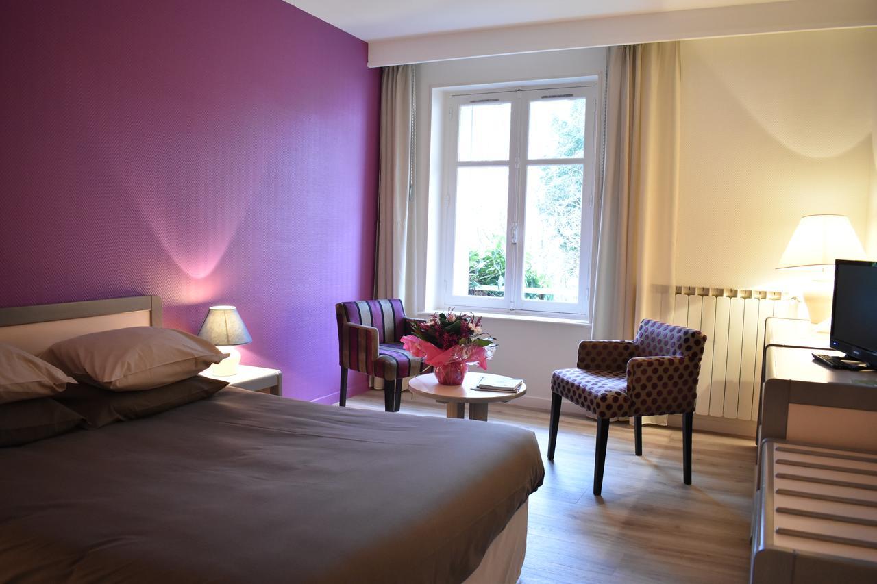 Logis Hotel Saint-Roch Pleumartin Exteriér fotografie