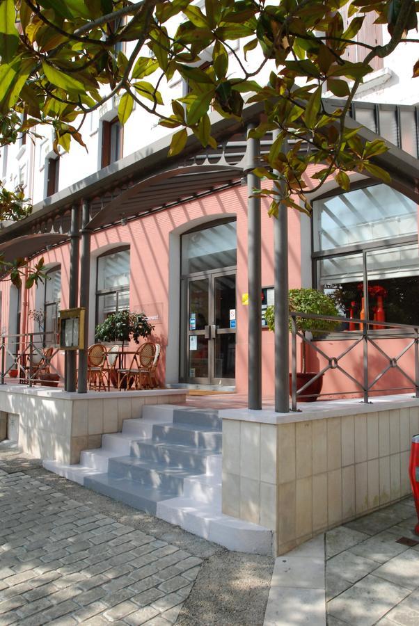 Logis Hotel Saint-Roch Pleumartin Exteriér fotografie
