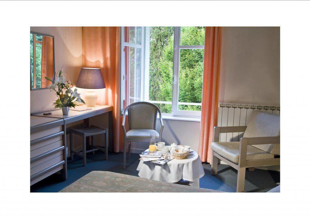 Logis Hotel Saint-Roch Pleumartin Exteriér fotografie